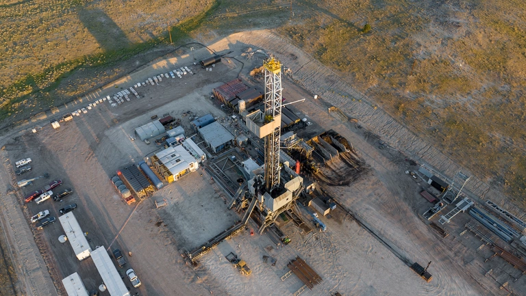 Foto: Deutsche Rohstoff AG: Ölförderfeld von oben