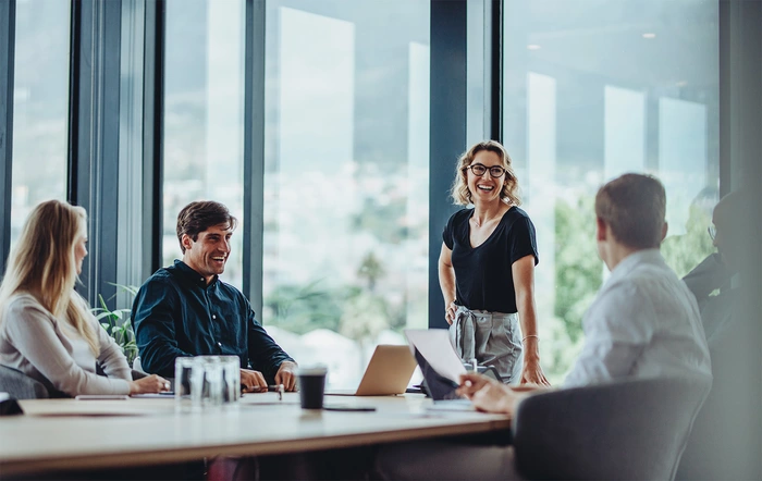 Photo: Deutsche Rohstoff AG: Employees in a team meeting
